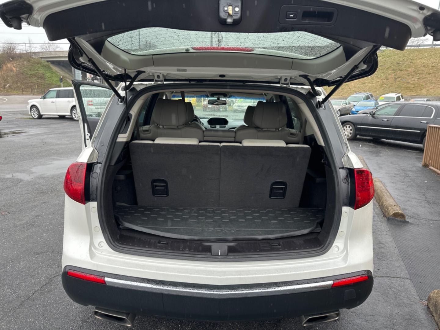 2010 white Acura MDX 6-Spd AT w/Advance and Ent. Pkg (2HNYD2H71AH) with an 3.5L V6 SOHC 24V engine, 6-Speed Automatic transmission, located at 5700 Curlew Drive, Norfolk, VA, 23502, (757) 455-6330, 36.841885, -76.209412 - Photo#12